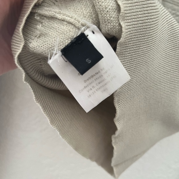 Calvin Klein Knit Pullover - Picture 12 of 12